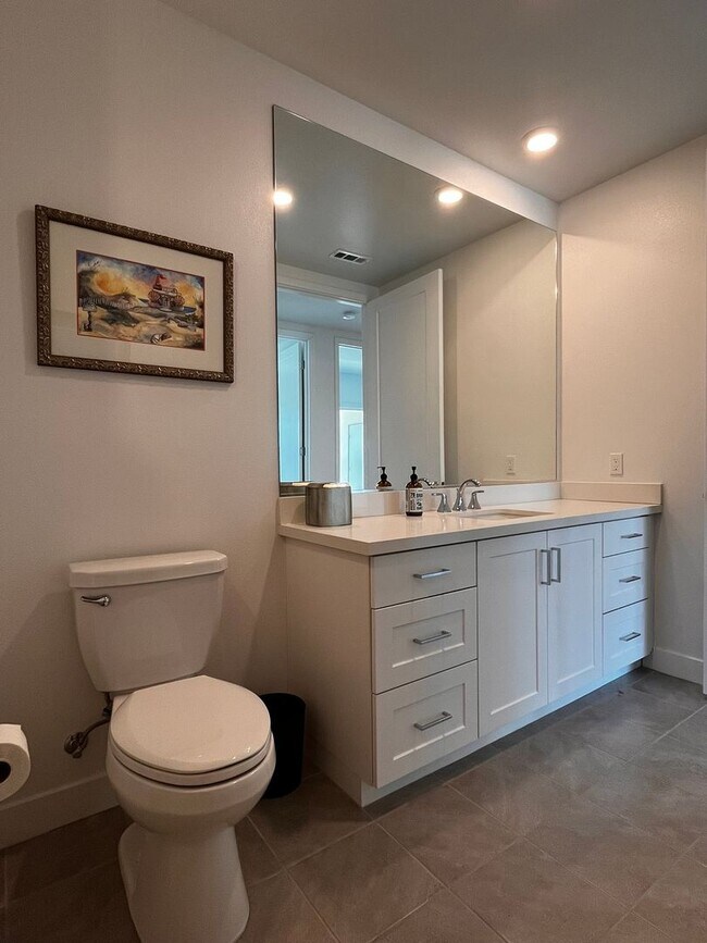 Building Photo - Luxury Condo in Lexington at Central Park West - Available Beginning of September!!