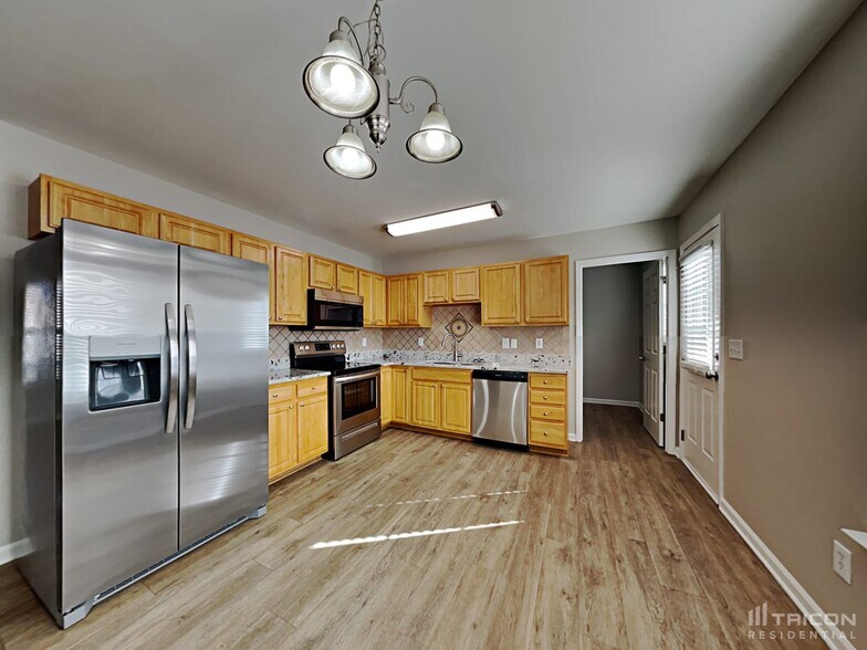 Building Photo - 35 Atherton Dr