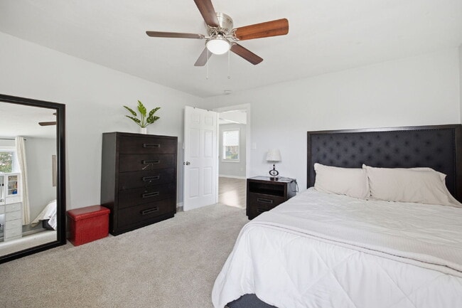 Building Photo - Freshly Renovated Ranch Ready for Move-In