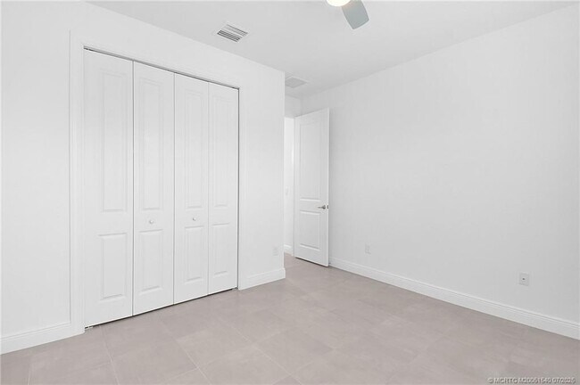 Building Photo - 4914 SW Montclair Dr