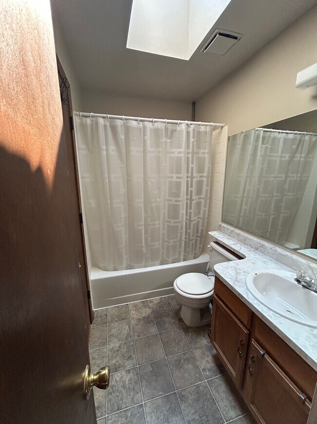 Building Photo - 5935 Pemberton Way