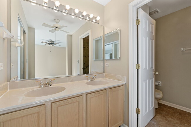 Building Photo - 1576 E Citadel Ct