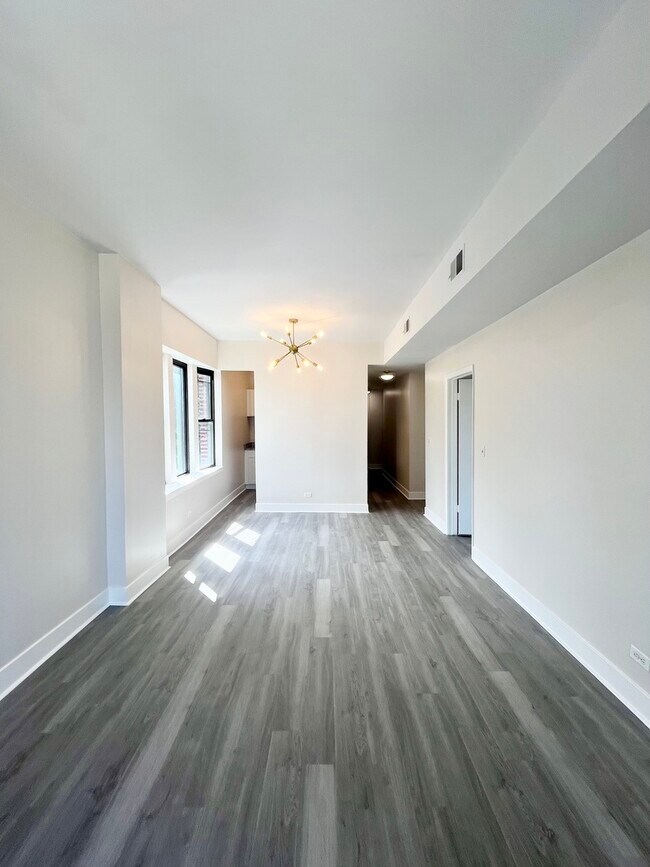 Building Photo - 2258 S Sacramento Ave