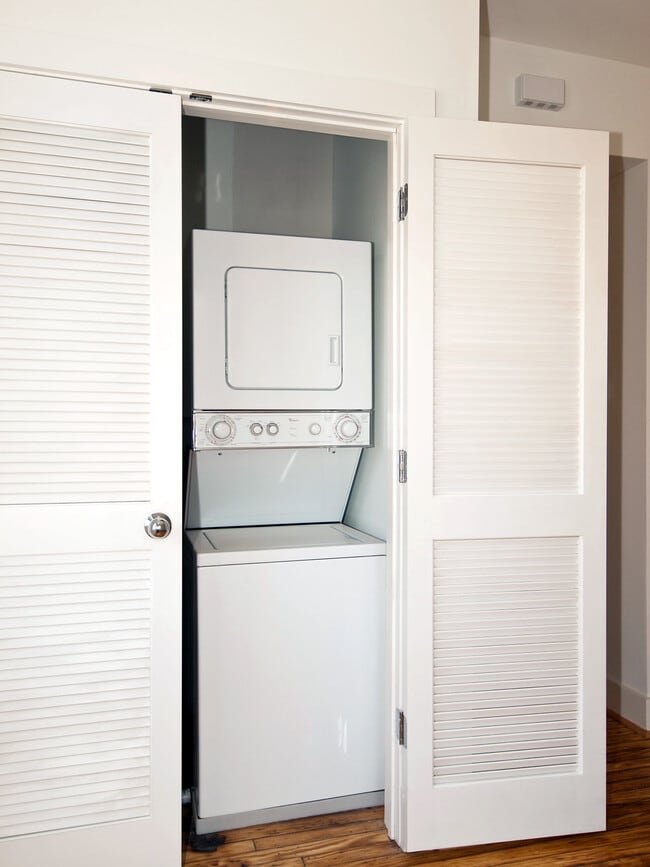 Building Photo - 701 Florida Ave NE