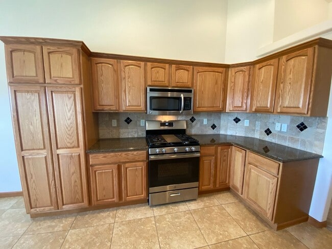 Building Photo - 3511 Hovley Ln
