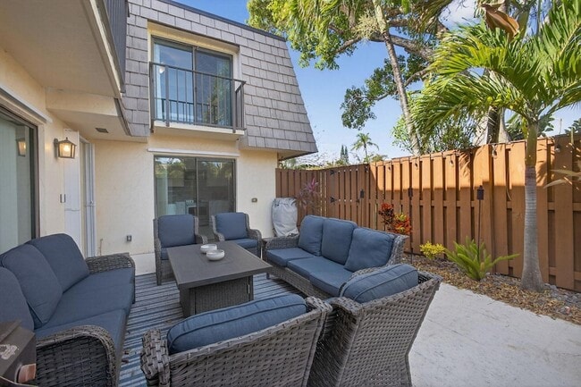 Building Photo - 112 Ocean Cove Dr