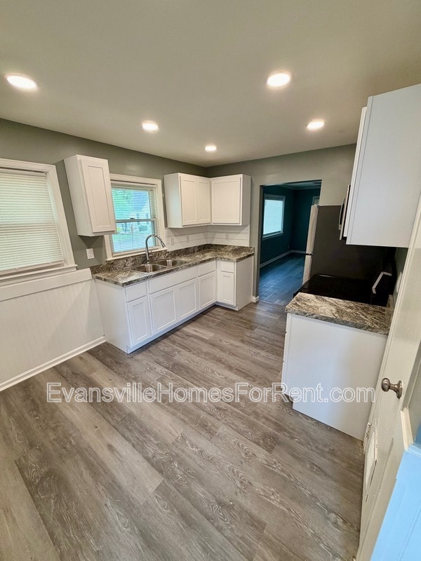 Building Photo - 120 Leslie Ave