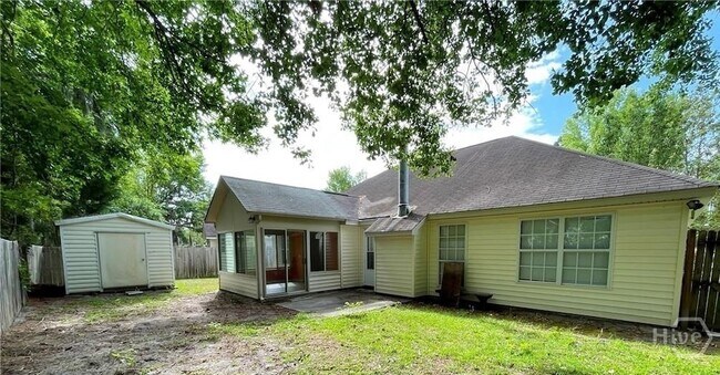 Building Photo - 102 Cormorant Way