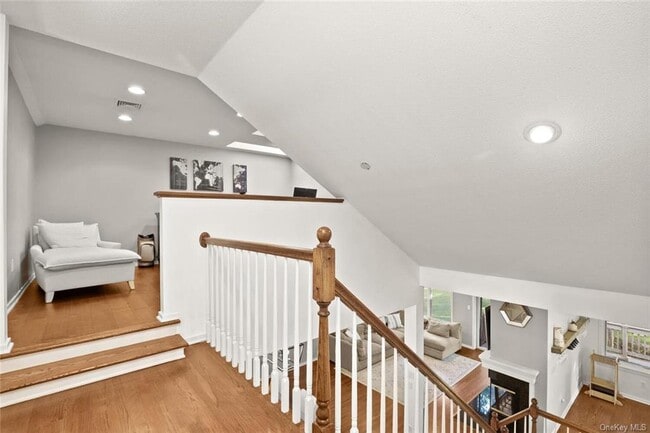 Building Photo - 912 Heritage Hills