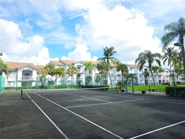 Building Photo - 2600 S University Dr