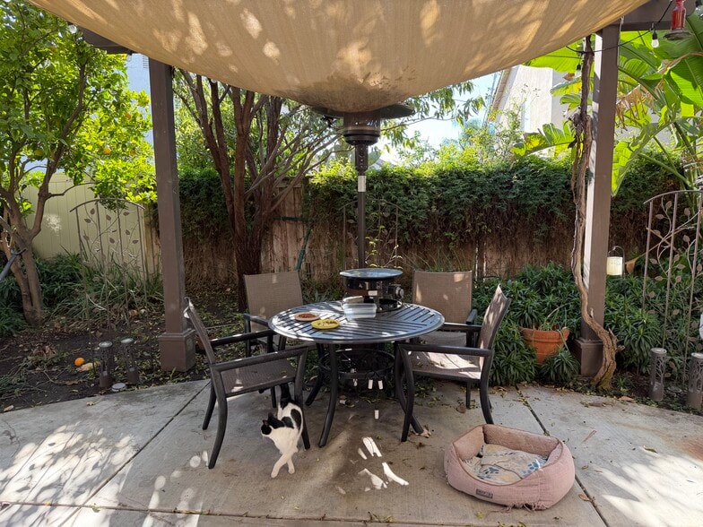 Backyard - 13885 Hawthorn Ave