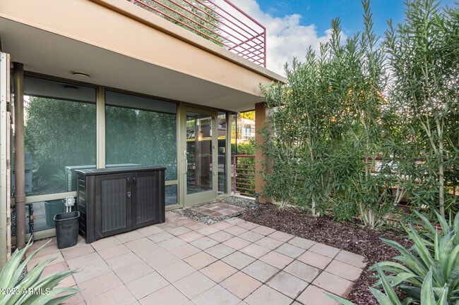 Building Photo - 7161 E Rancho Vista Dr