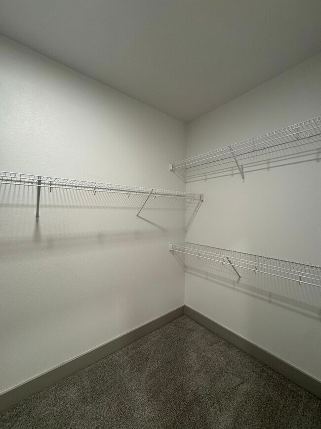 Building Photo - 5400 Haltom Rd