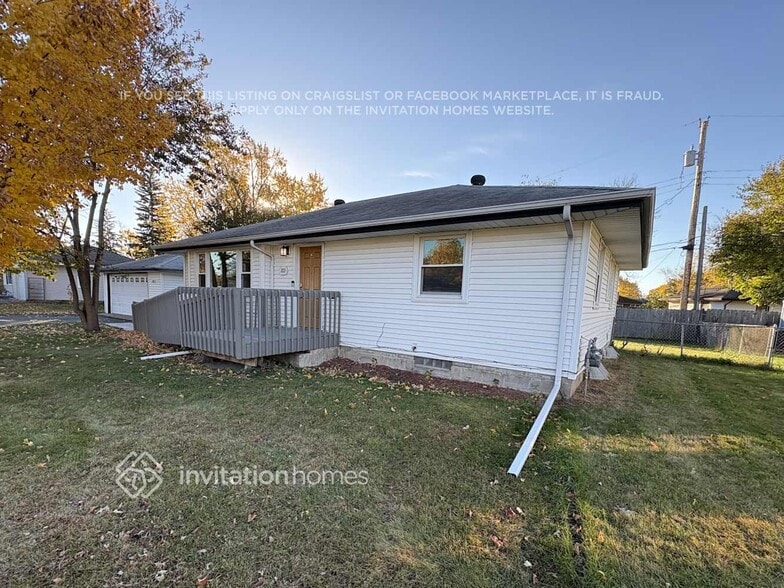 Building Photo - 2113 55th Ave N