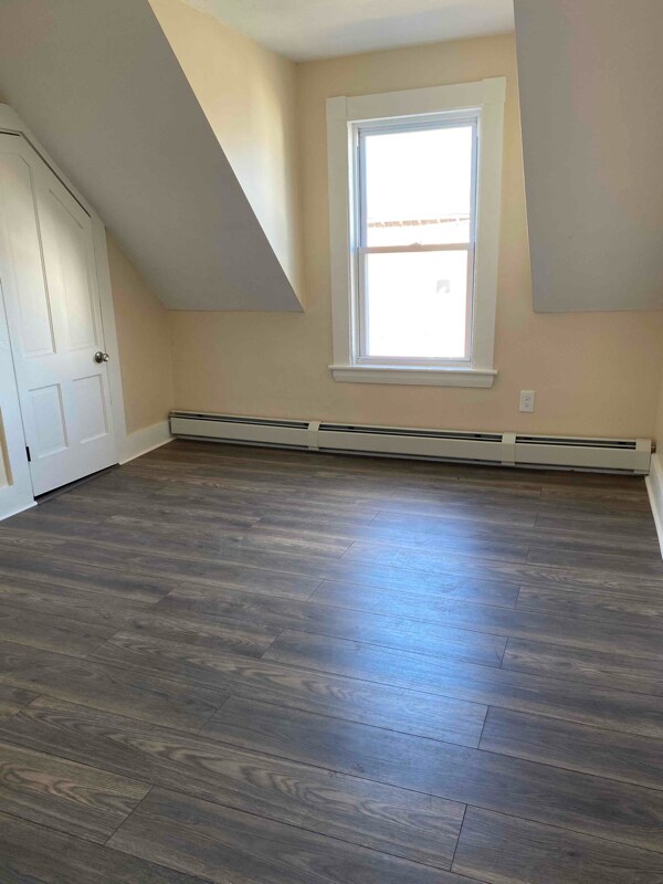 Building Photo - 325 Waldo St