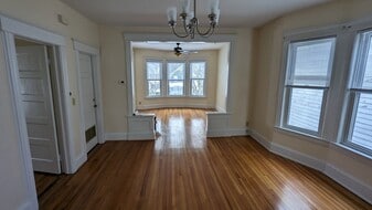 Building Photo - 61 S Pine Ave