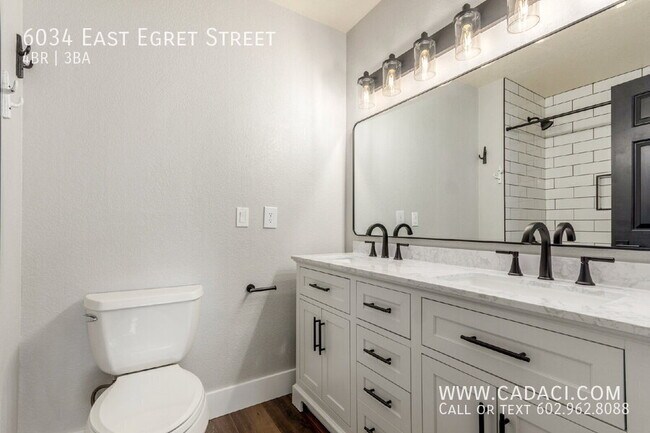 Building Photo - 6034 E Egret St