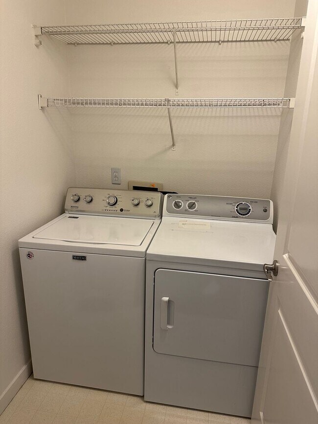 Building Photo - Nice 2 bed / 1 bath Condo in Bothell!