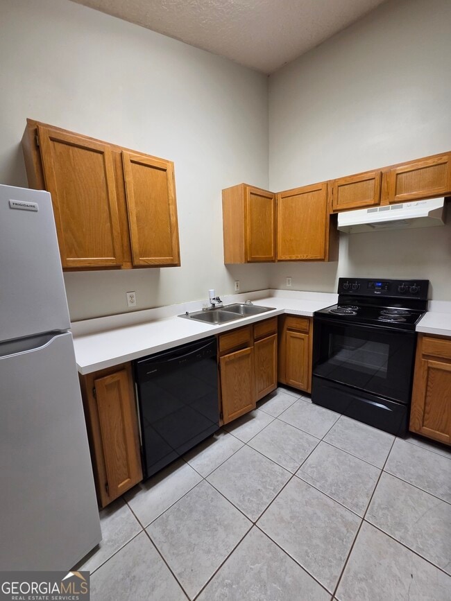 Building Photo - 516 S Arizona St