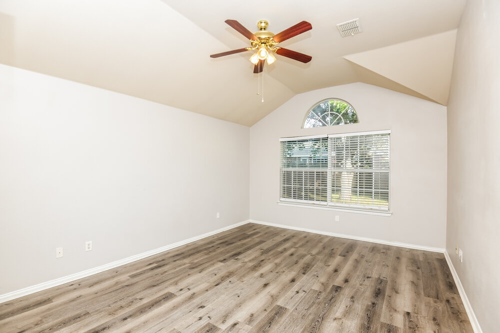 Building Photo - 1100 Hillwood Dr