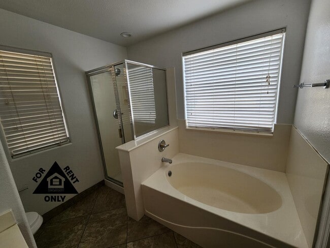 Building Photo - 15116 W Fillmore St