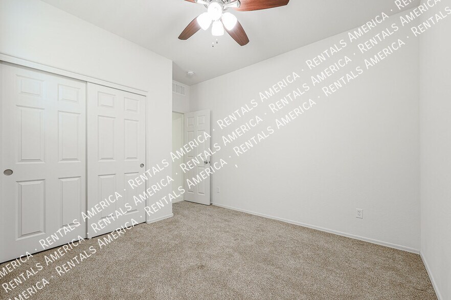 Building Photo - 10915 E Calypso Ave