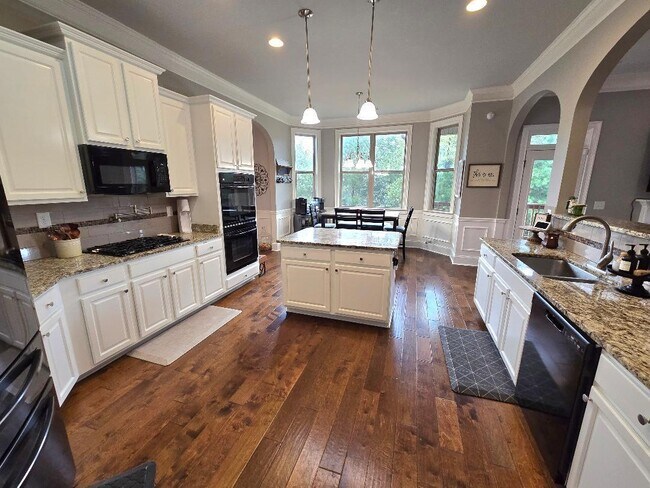 Building Photo - 534 Oconee Cir