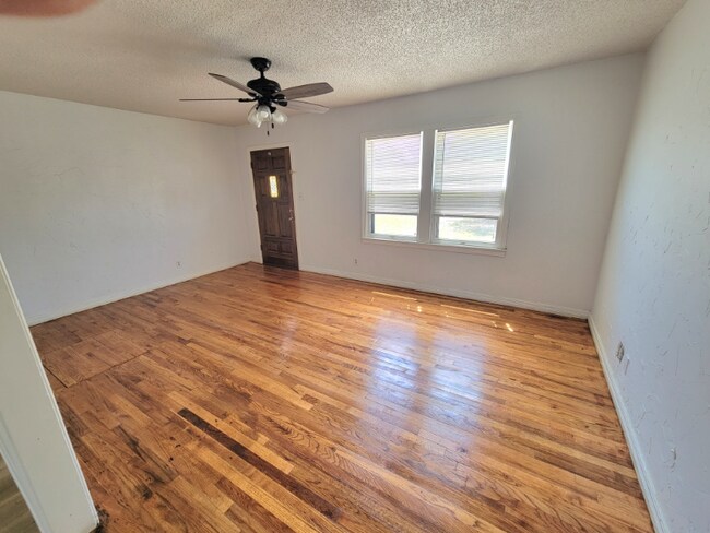 Building Photo - 4009 S Lipscomb St