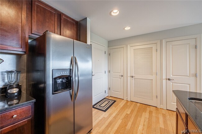 Building Photo - 1101 Haxall Point