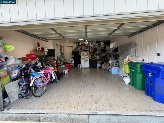 Building Photo - 6 Basin Ct