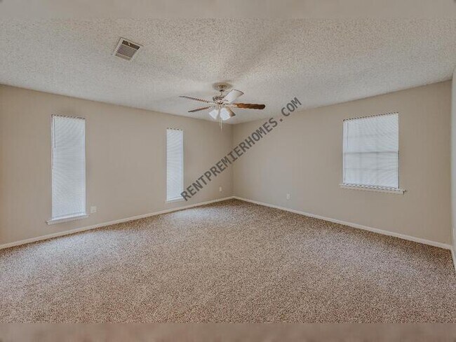 Building Photo - 7315 Russwood Ln E