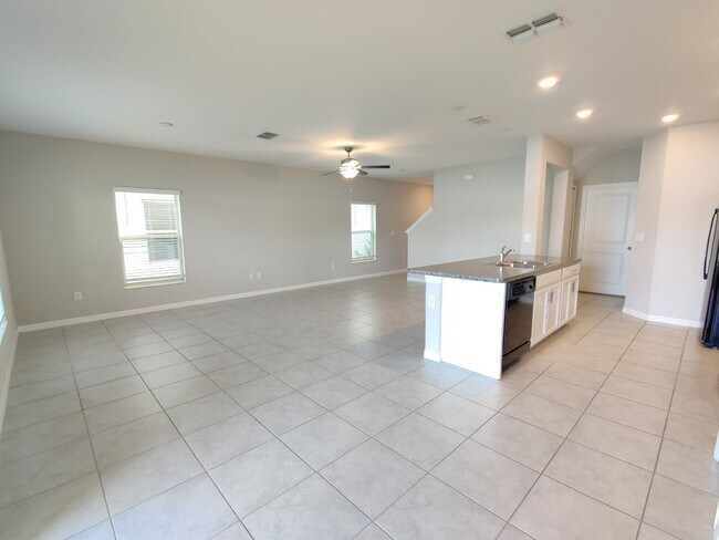 Building Photo - 7232 Samuel Ivy Dr