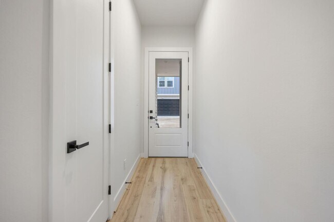 Building Photo - 6119 Campo Vista Dr