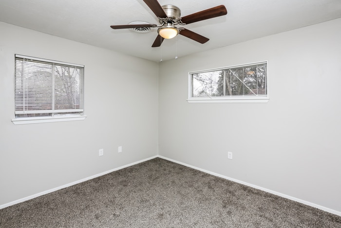 Building Photo - 320 Southridge Dr