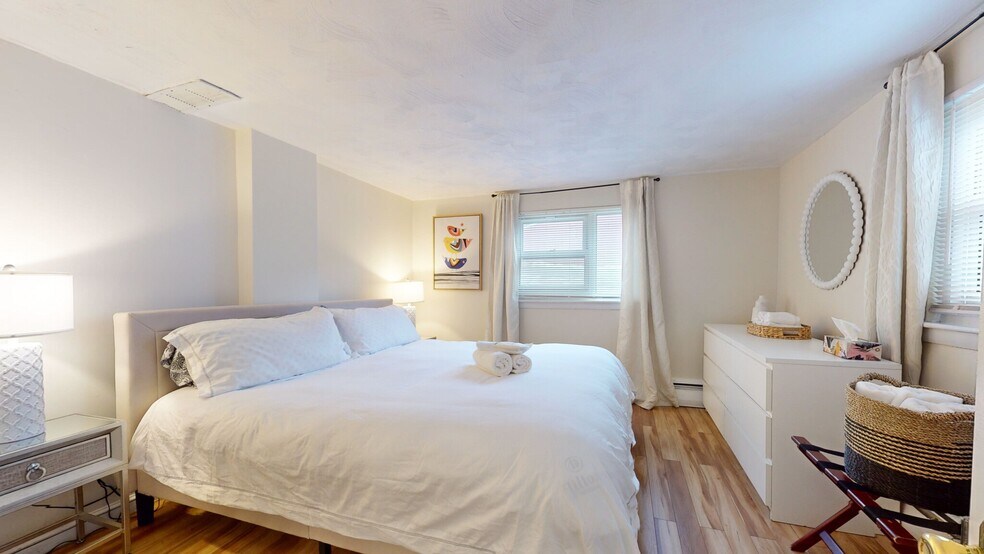 Building Photo - 79 Chestnut St