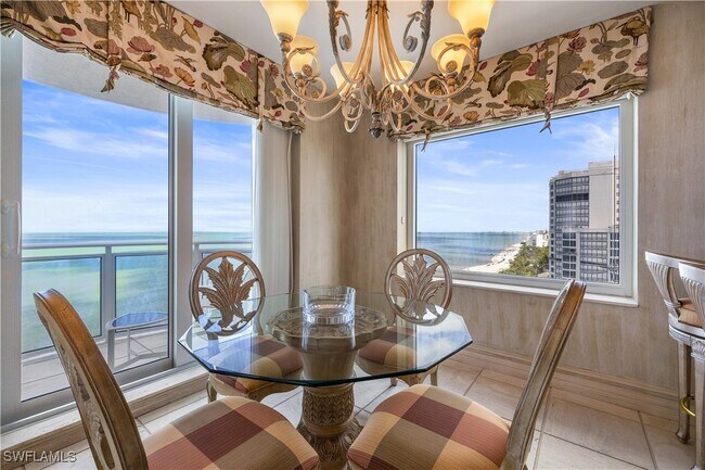 Building Photo - 8231 Bay Colony Dr