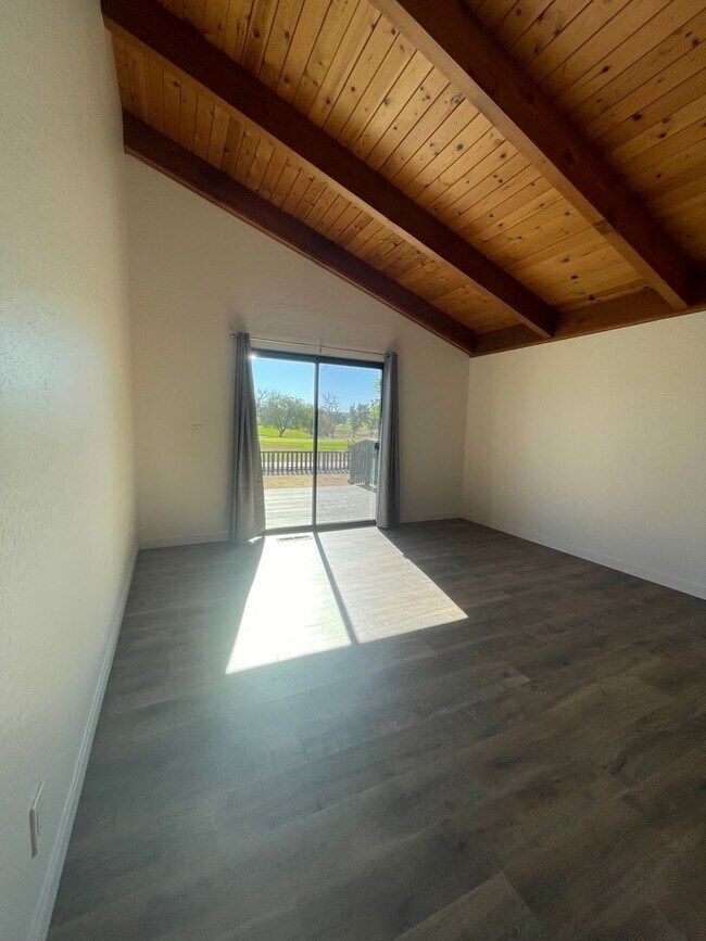 Building Photo - 3 Bed 3 Bath Ridgemark Home - Golf Course ...
