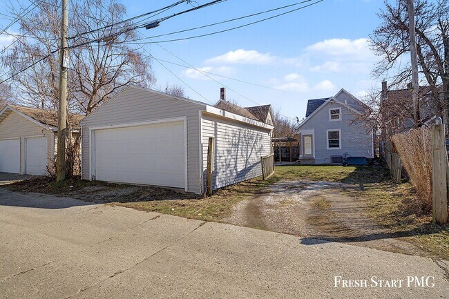 Building Photo - Spacious 5-Bed Home with 2.5 Baths