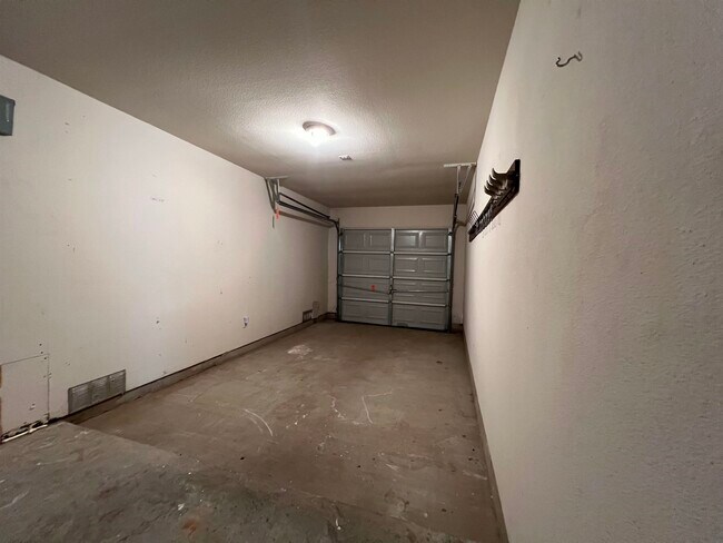 Building Photo - 1738 Aransas Pass Dr