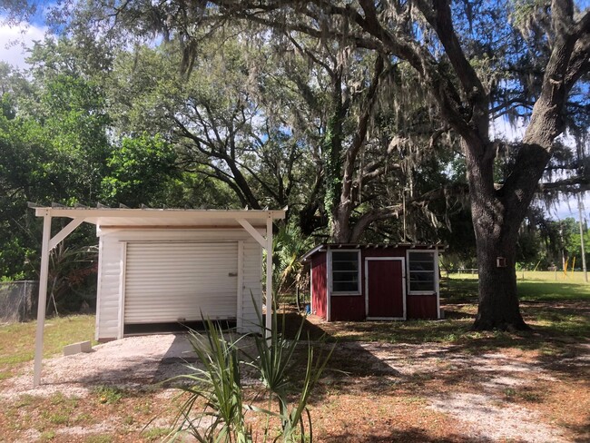 Building Photo - SPACIOUS 3BR/2BA Double Wide ! Convenient ...