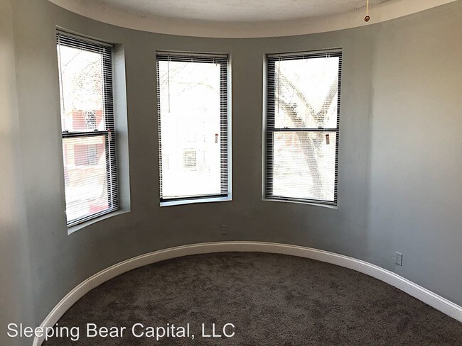 Building Photo - 5610 S Michigan Ave