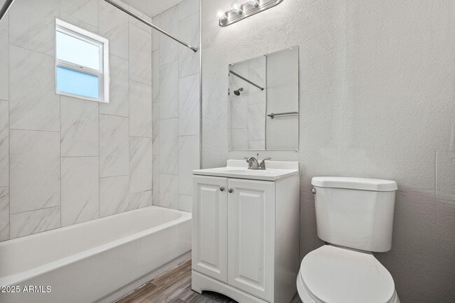 Building Photo - 528 E Pierson St