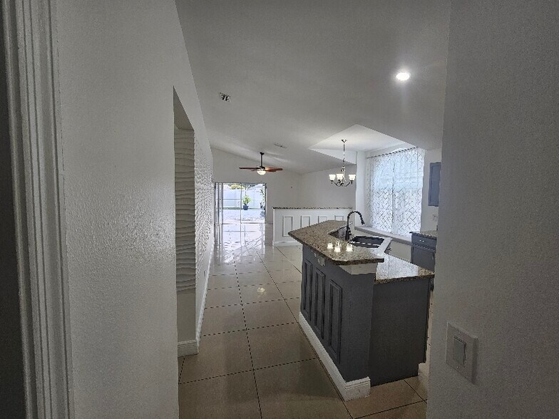 Building Photo - 12786 Maribou Cir