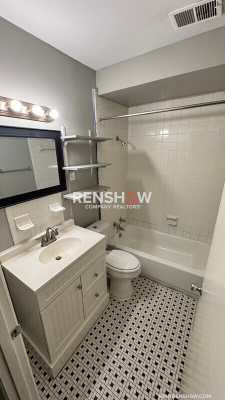 Building Photo - 1059 Maria St