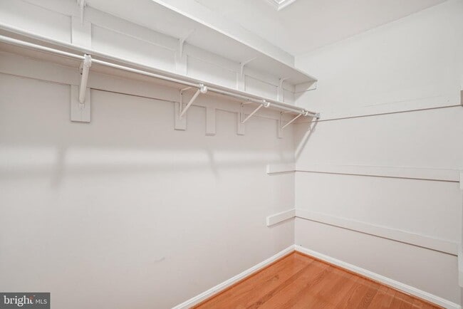 Building Photo - 1253 Quaker Hill Dr