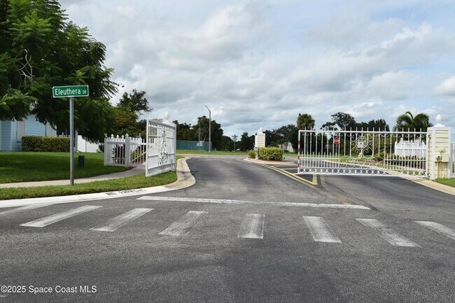 Building Photo - 1170 Eleuthera Dr NE