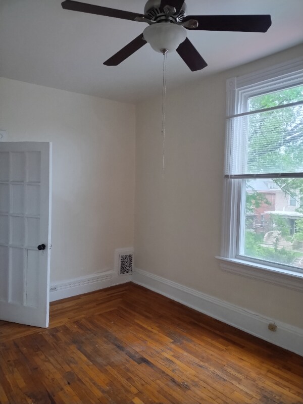 Building Photo - 536 Howell Ave