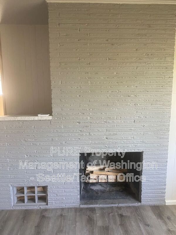 Building Photo - 1422 116th St S