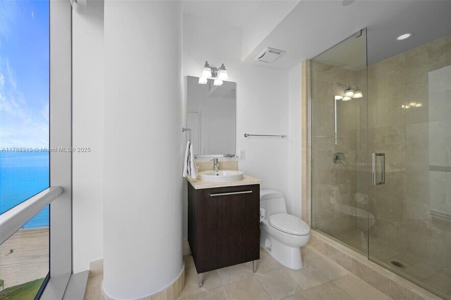Building Photo - 17121 Collins Ave