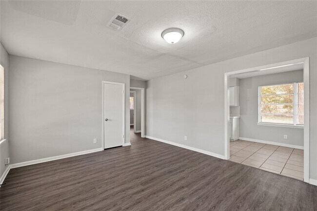 Building Photo - 9610 Foredale St